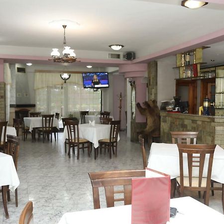 Hotel Villa Kabashi Korce Ngoại thất bức ảnh